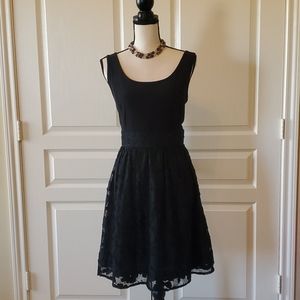 😍Black Dress with Flowered Applique Bottome 😍